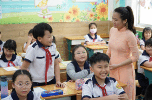 Tất cả giáo viên sẽ được trả lương dạy thêm giờ không điều kiện
